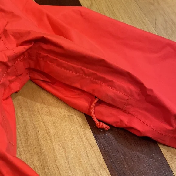 North face women’s windbreaker in neon red - Picture 4 of 12